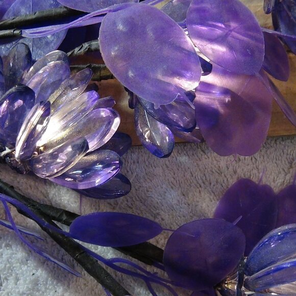 River of Goods Purple Daffodils LED Branch Transparent Pedal Plastic Leaves 24" - Picture 7 of 16